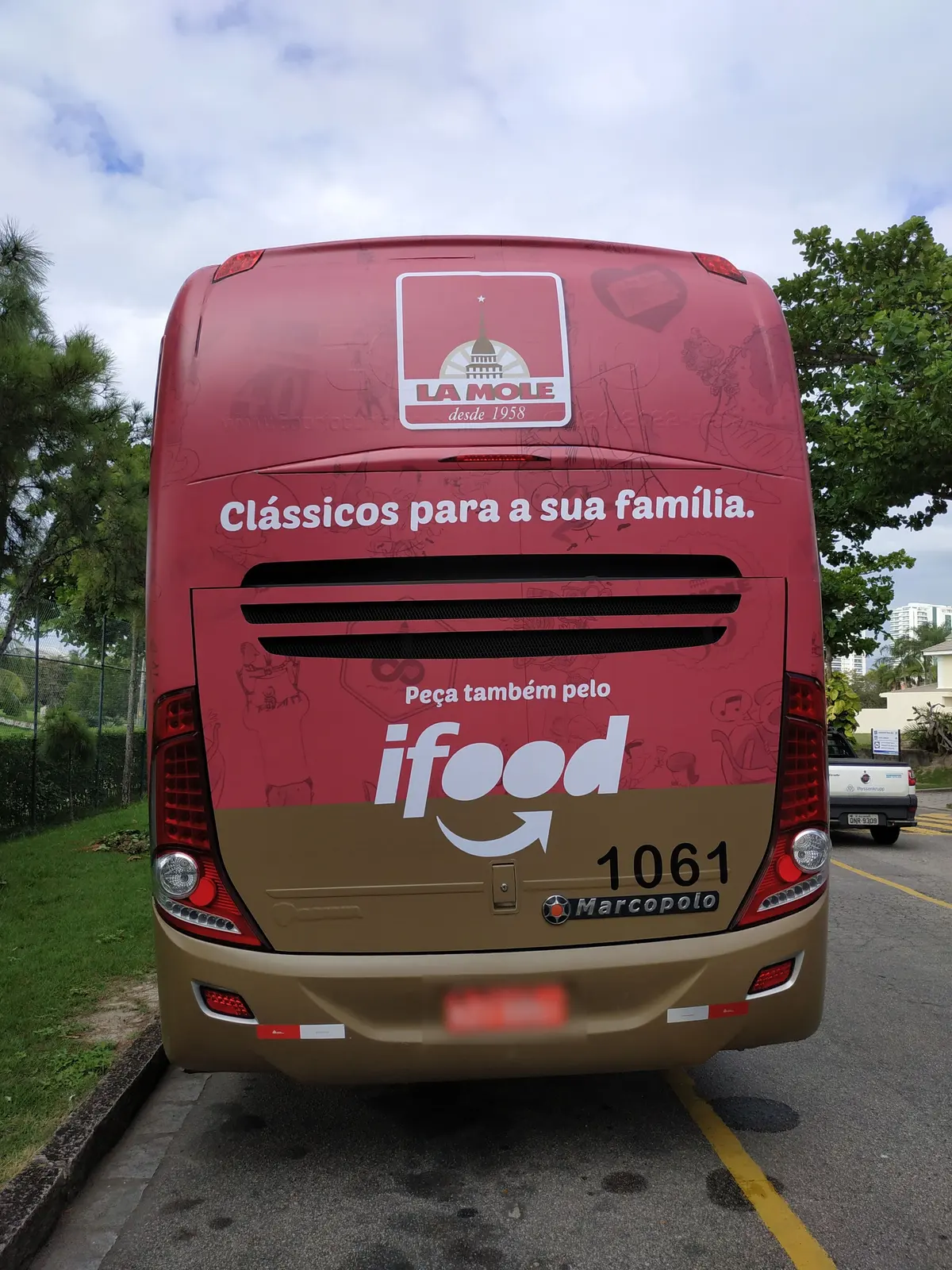Busdoor La Mole e iFood